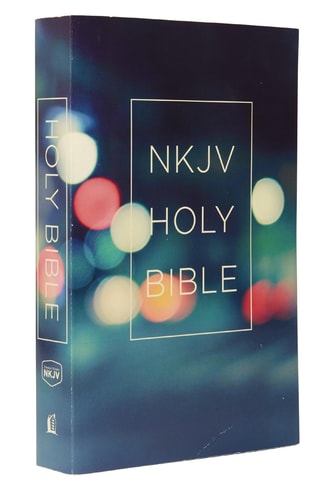 NKJV Value Outreach Bible [Urban Scenic] — Thomas Nelson