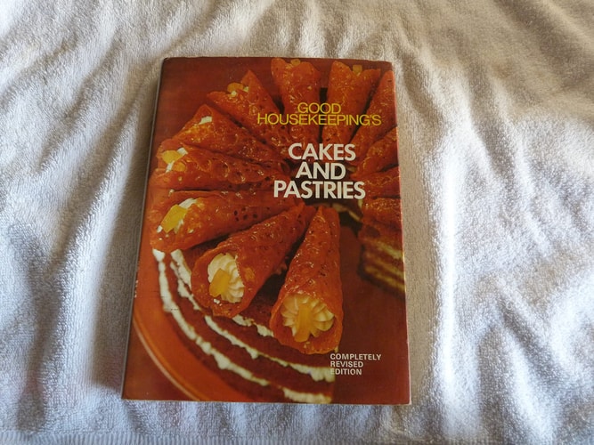 ‘Good Housekeeping’s Cakes and Pastries — Good Housekeeping Institute (Great Britain)