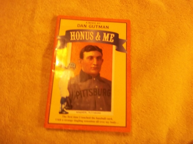 Honus & Me A Baseball Card Adventure — Dan Gutman