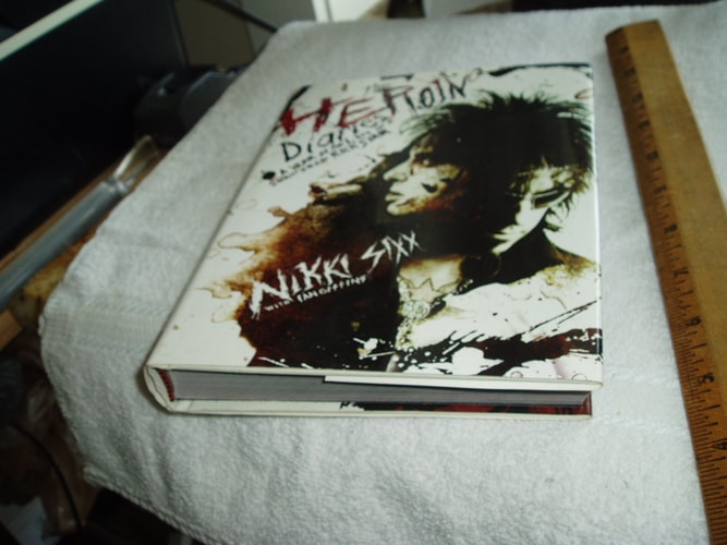 The Heroin Diaries: A Year in the Life of a Shattered Rock Star — Nikki Sixx